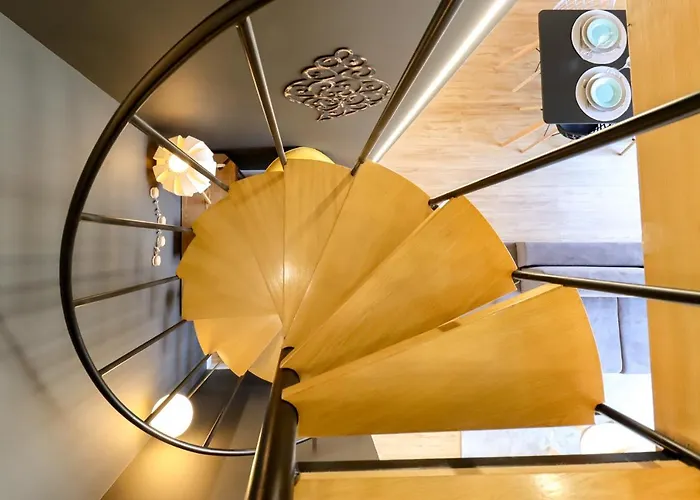 Coutinho - Modern Ap In The Centre With Balcony